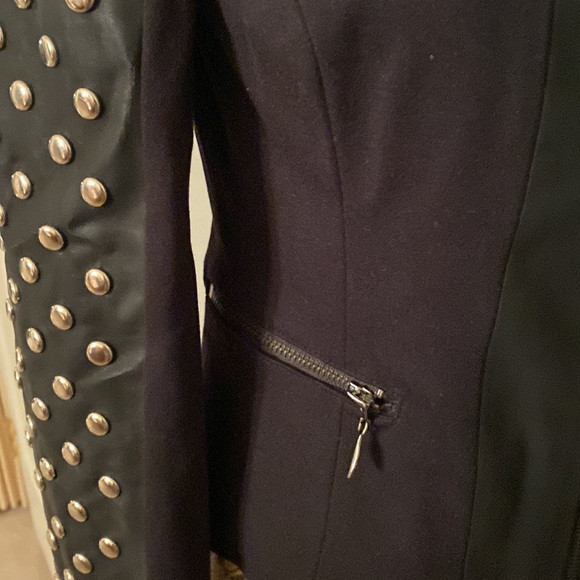 NWOT Boston Proper black jacket. Zip closure and zip pockets very cute - Picture 3 of 4